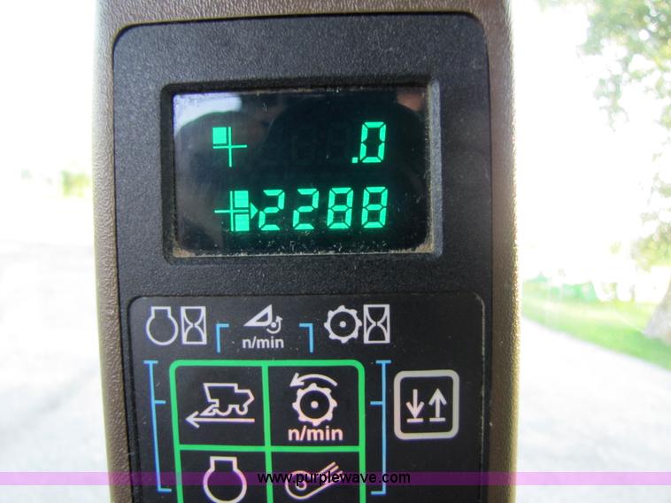 image for item 3011 1998 John Deere 9610 combine