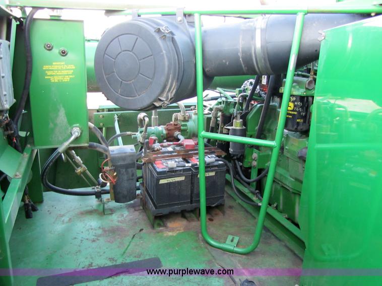 image for item 3011 1998 John Deere 9610 combine