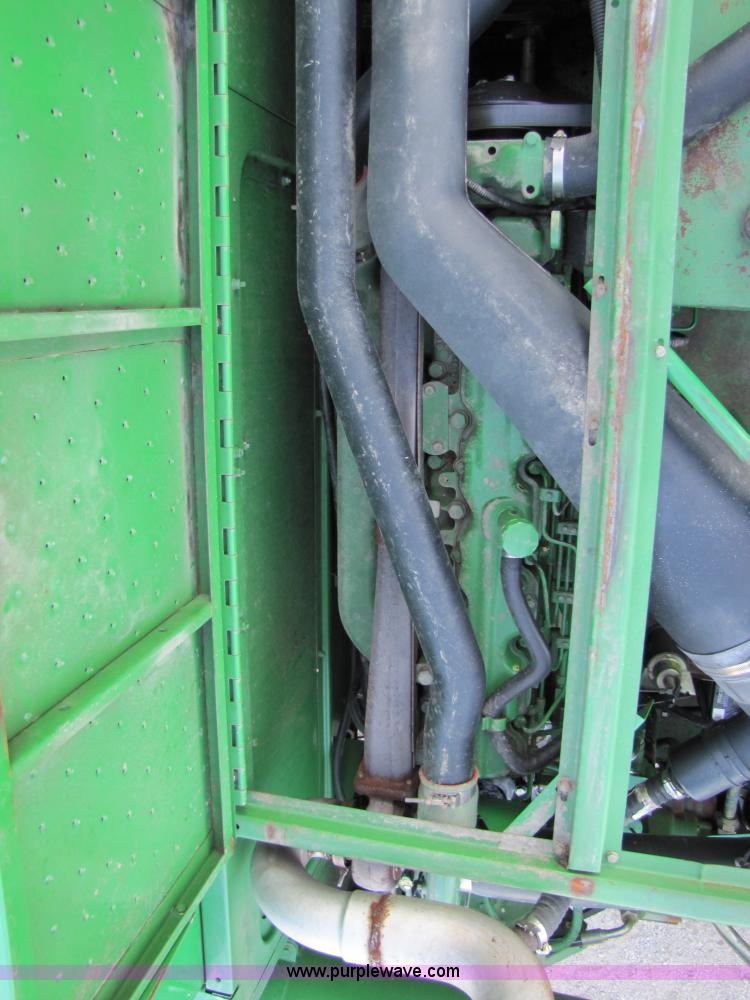 image for item 3011 1998 John Deere 9610 combine