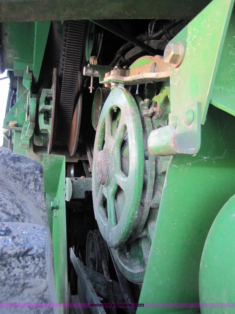 image for item 3011 1998 John Deere 9610 combine