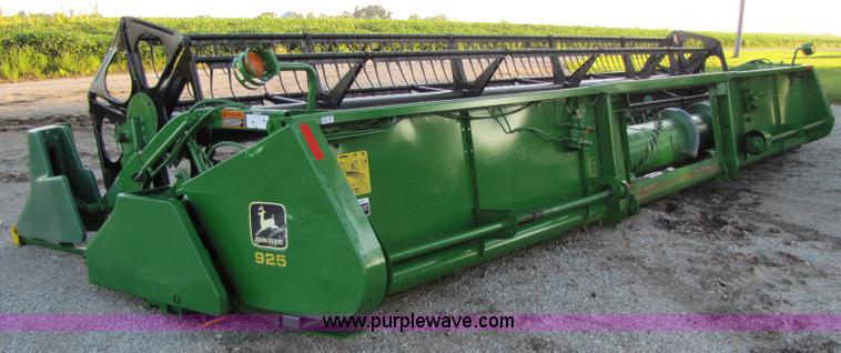 image for item 3012 1998 John Deere 925 flex platform
