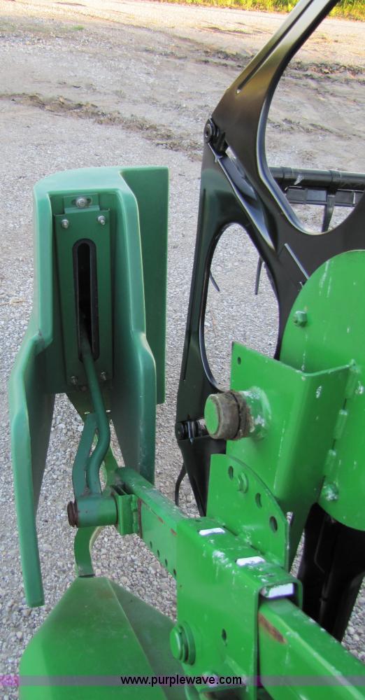 image for item 3012 1998 John Deere 925 flex platform