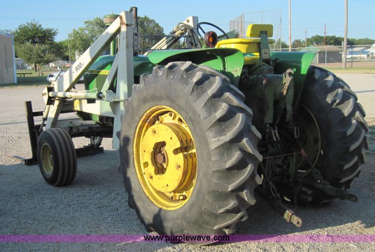 image for item 3018 1972 John Deere 4020 tractor with loader