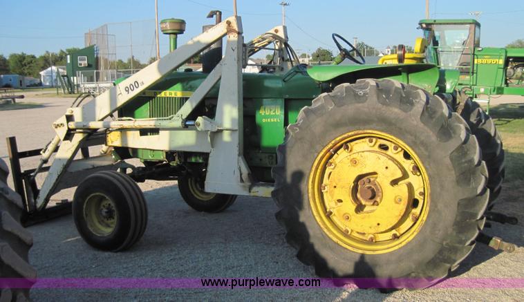 image for item 3018 1972 John Deere 4020 tractor with loader