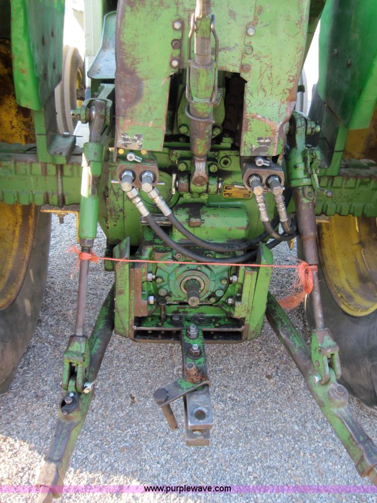 image for item 3018 1972 John Deere 4020 tractor with loader