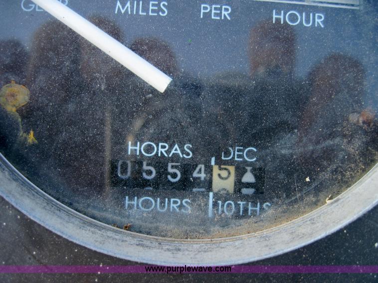 image for item 3018 1972 John Deere 4020 tractor with loader