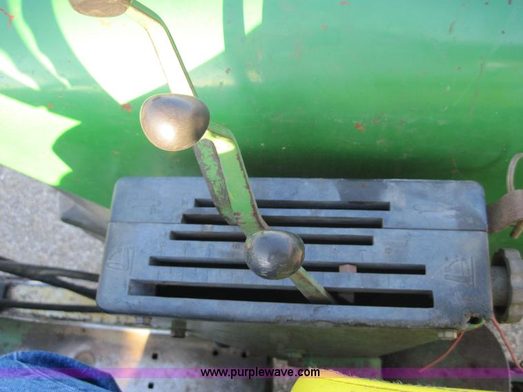 image for item 3018 1972 John Deere 4020 tractor with loader