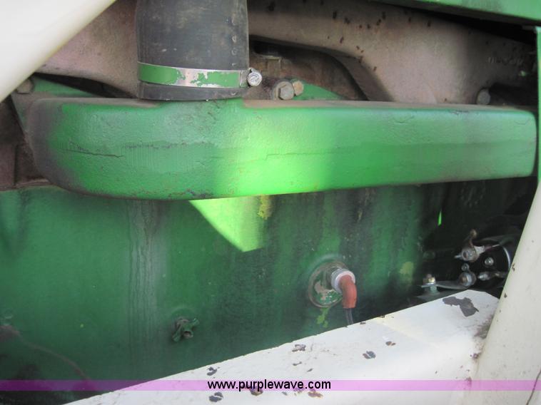 image for item 3018 1972 John Deere 4020 tractor with loader