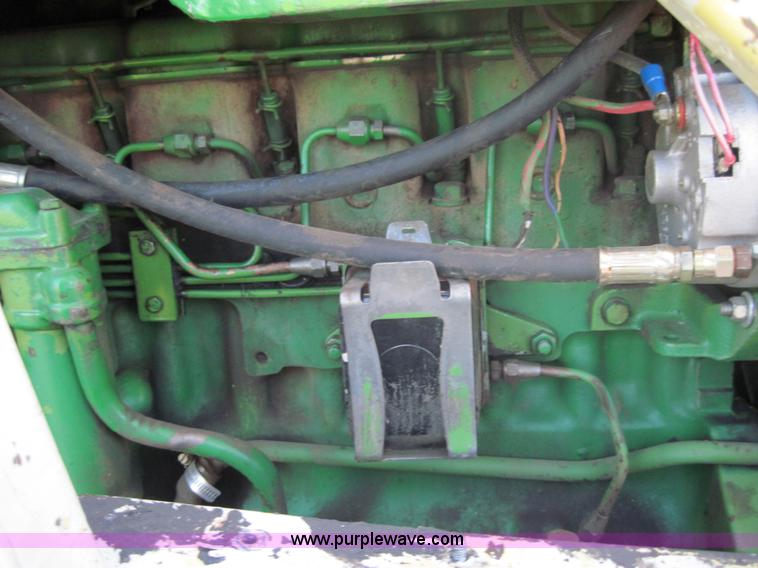 image for item 3018 1972 John Deere 4020 tractor with loader