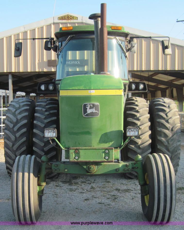 image for item 3019 1979 John Deere 4640 tractor