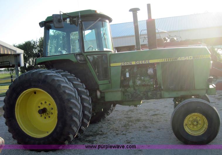 image for item 3019 1979 John Deere 4640 tractor