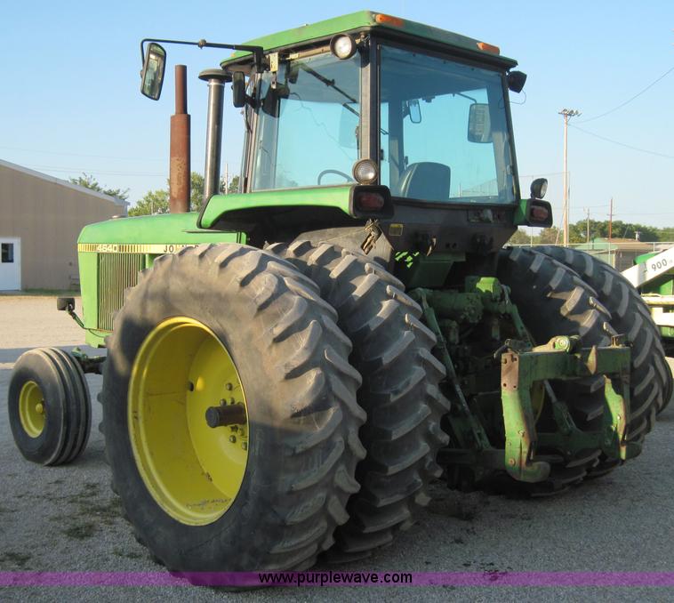 image for item 3019 1979 John Deere 4640 tractor