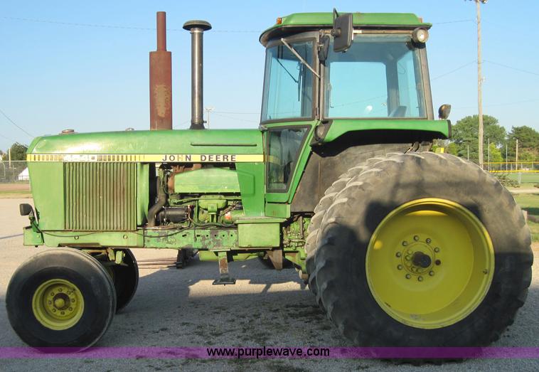 image for item 3019 1979 John Deere 4640 tractor