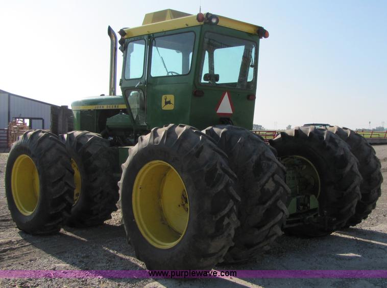 image for item 3022 1973 John Deere 7520 articulated four wheel drive tractor