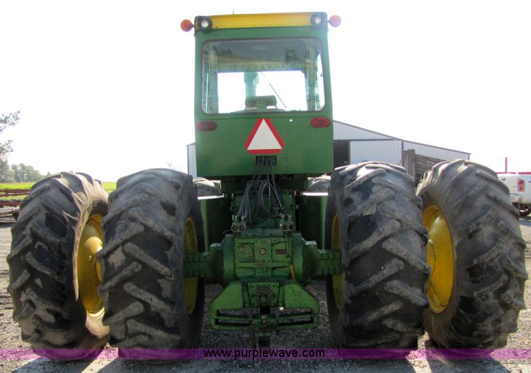 image for item 3022 1973 John Deere 7520 articulated four wheel drive tractor