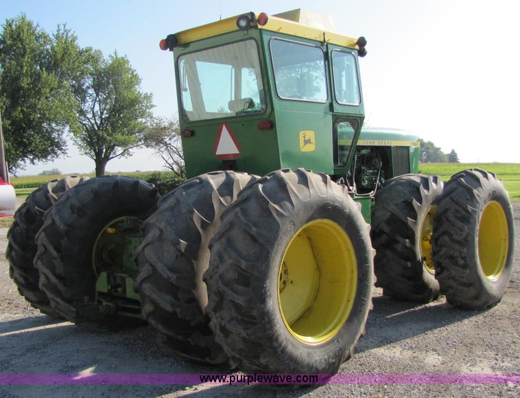 image for item 3022 1973 John Deere 7520 articulated four wheel drive tractor