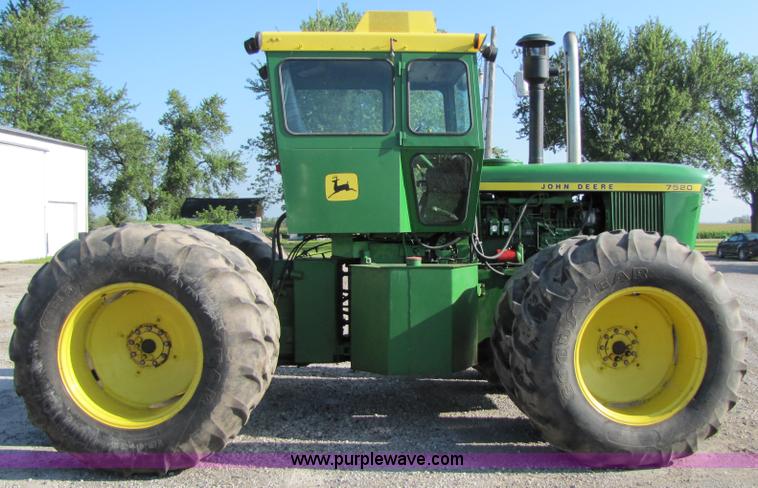 image for item 3022 1973 John Deere 7520 articulated four wheel drive tractor