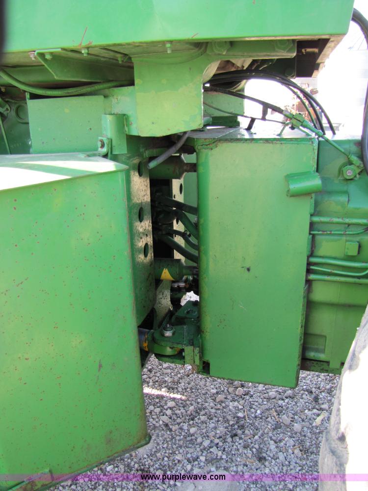 image for item 3022 1973 John Deere 7520 articulated four wheel drive tractor