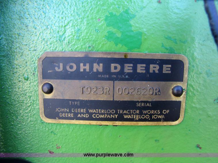 image for item 3022 1973 John Deere 7520 articulated four wheel drive tractor