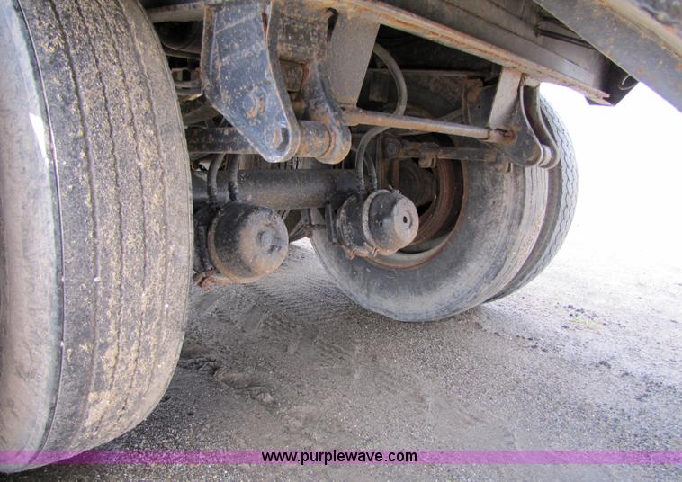 image for item 3028 1978 Western Trailers grain trailer