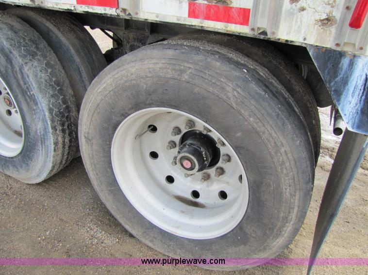 image for item 3028 1978 Western Trailers grain trailer