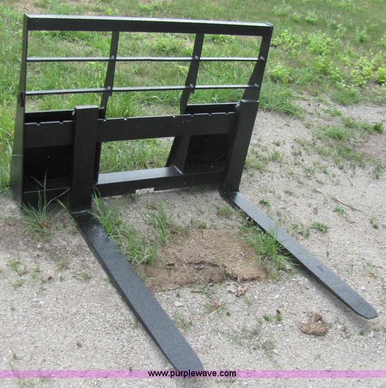 image for item 3041 42" skid steer fork attachment