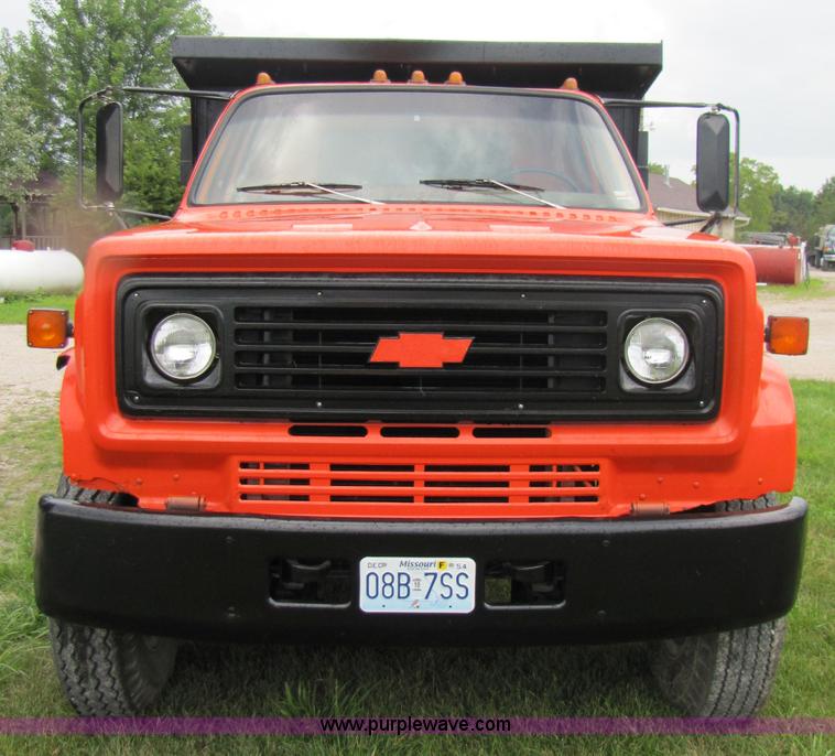 image for item 3047 1990 Chevrolet Kodiak C70 dump truck