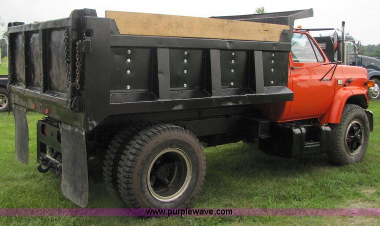 image for item 3047 1990 Chevrolet Kodiak C70 dump truck