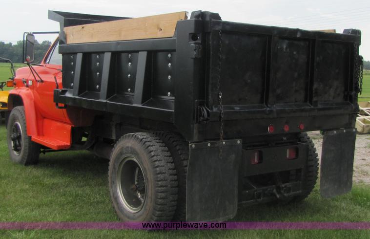 image for item 3047 1990 Chevrolet Kodiak C70 dump truck