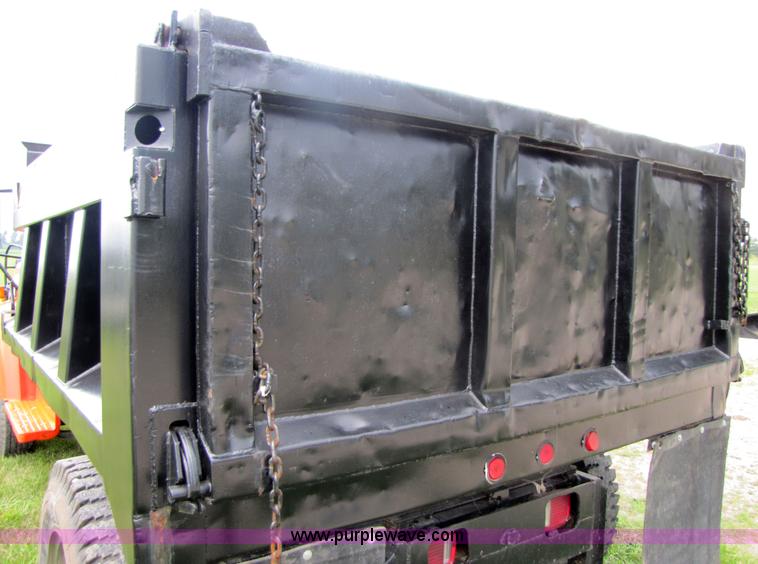 image for item 3047 1990 Chevrolet Kodiak C70 dump truck