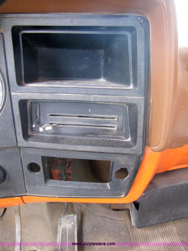 image for item 3047 1990 Chevrolet Kodiak C70 dump truck