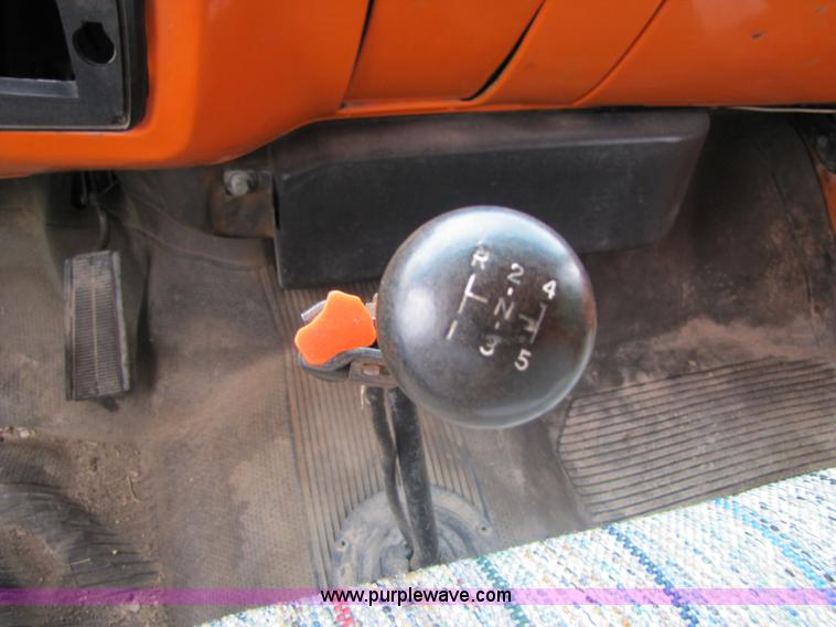 image for item 3047 1990 Chevrolet Kodiak C70 dump truck