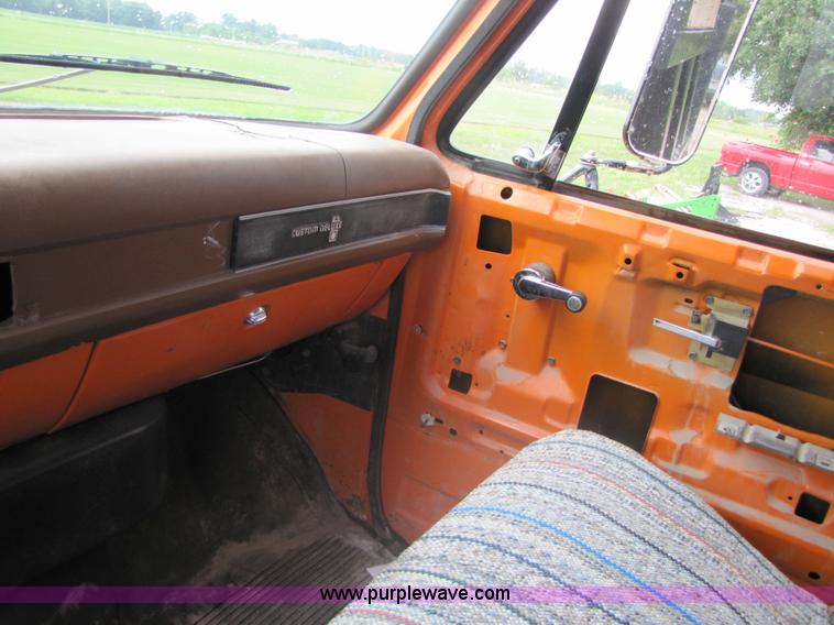 image for item 3047 1990 Chevrolet Kodiak C70 dump truck