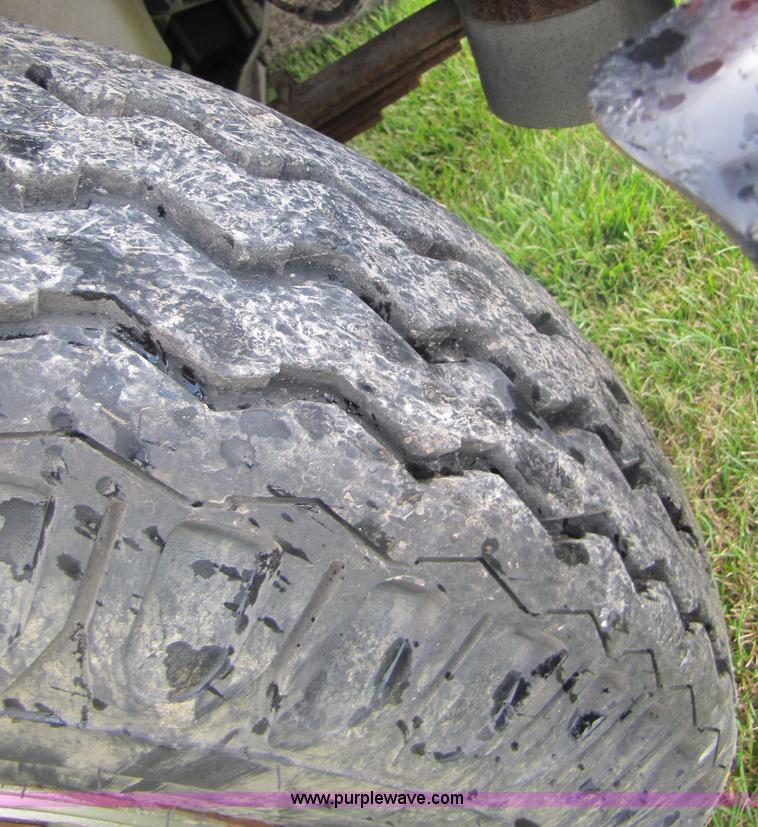 image for item 3047 1990 Chevrolet Kodiak C70 dump truck