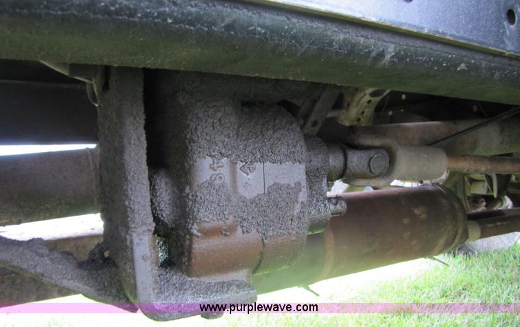 image for item 3047 1990 Chevrolet Kodiak C70 dump truck