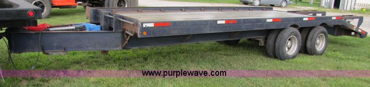 image for item 3048 1995 25' flatbed trailer