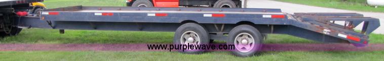 image for item 3048 1995 25' flatbed trailer