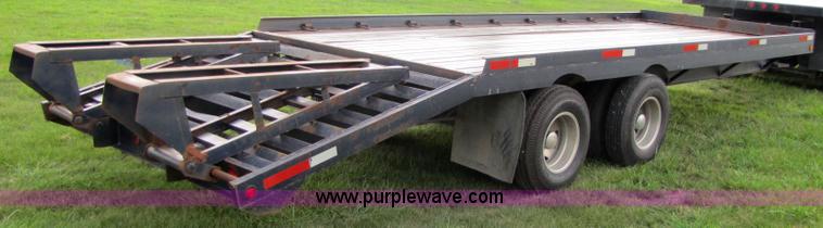 image for item 3048 1995 25' flatbed trailer