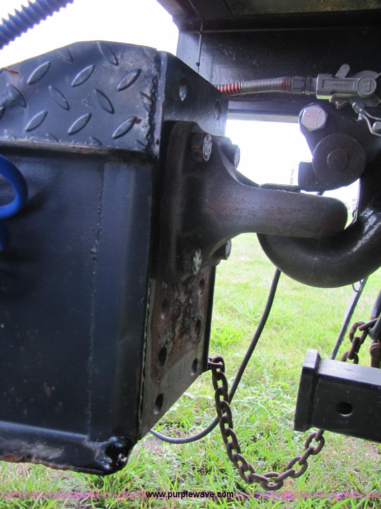 image for item 3048 1995 25' flatbed trailer