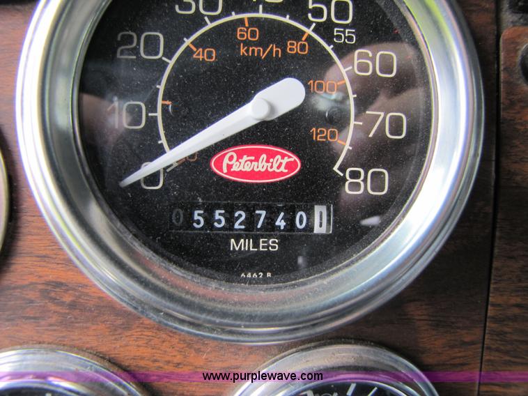 image for item 3049 1999 Peterbilt Conventional 377 semi truck