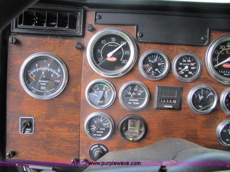 image for item 3049 1999 Peterbilt Conventional 377 semi truck