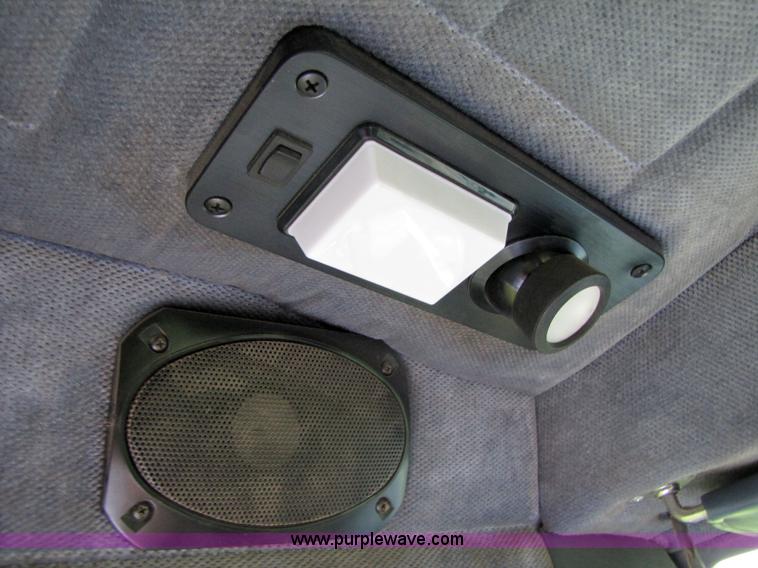 image for item 3049 1999 Peterbilt Conventional 377 semi truck