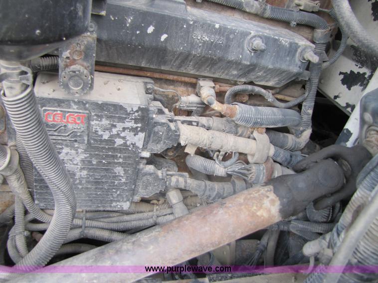 image for item 3049 1999 Peterbilt Conventional 377 semi truck