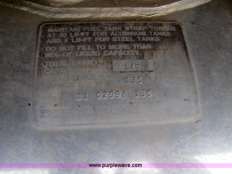 image for item 3049 1999 Peterbilt Conventional 377 semi truck