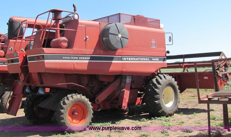 image for item 3211 1979 International 1440 axial flow combine