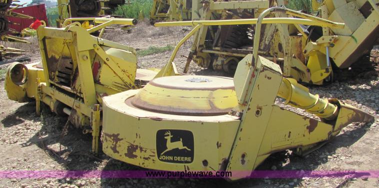 image for item 3213 1990 Kemper 4500 rotary forage head