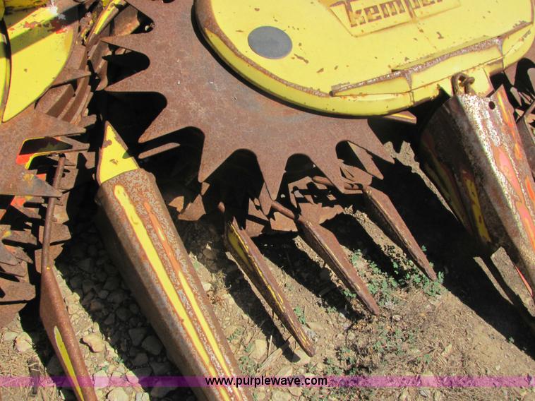 image for item 3213 1990 Kemper 4500 rotary forage head