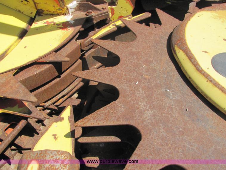 image for item 3213 1990 Kemper 4500 rotary forage head