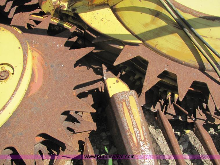 image for item 3213 1990 Kemper 4500 rotary forage head