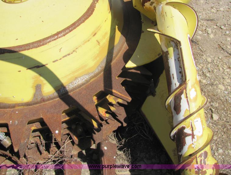 image for item 3213 1990 Kemper 4500 rotary forage head